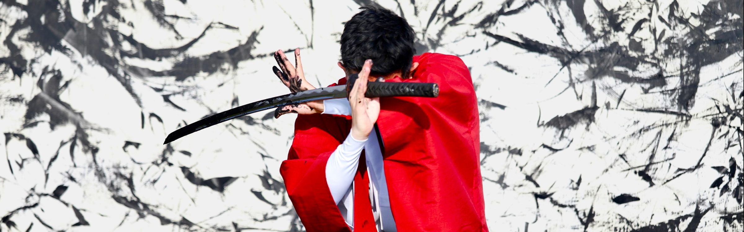 Minato painting with the sword